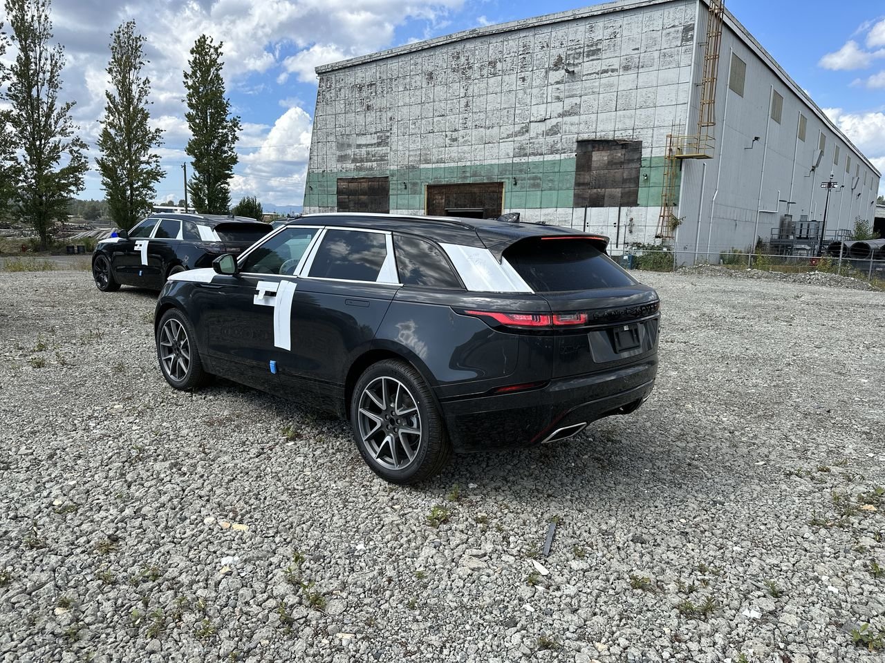 New 2023 Carpathian Grey Premium Met Land Rover P340 R-Dynamic S image 6