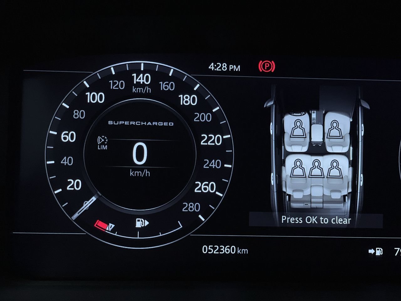 Used 2018 Fuji White Land Rover V8 Supercharged SWB image 23