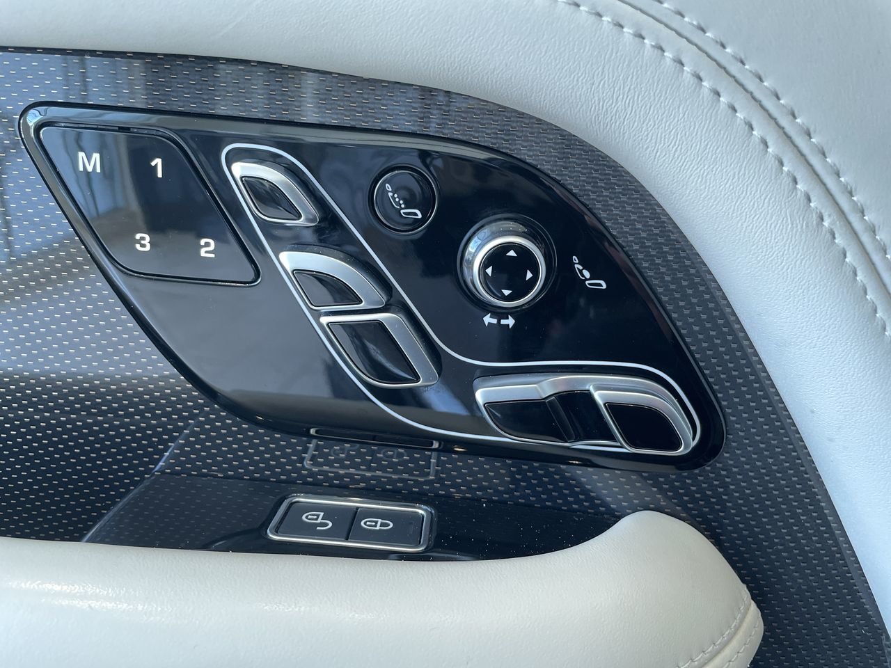 Used 2019 WRAPPED BLACK Land Rover V8 SVA LWB image 20