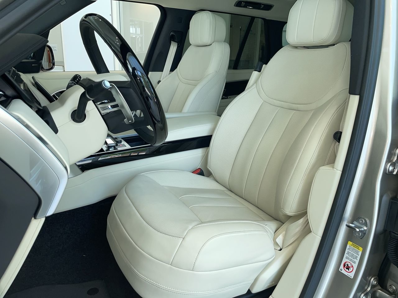New 2023 Batumi Gold Premium Metallic Land Rover SE SWB image 19