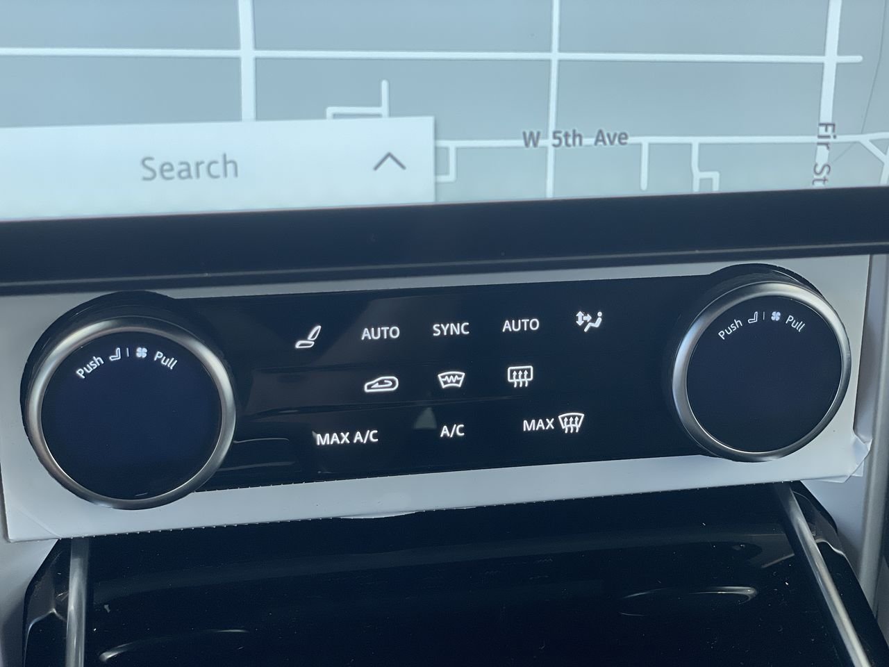 New 2023 Eiger Grey Metallic Land Rover SE SWB image 27