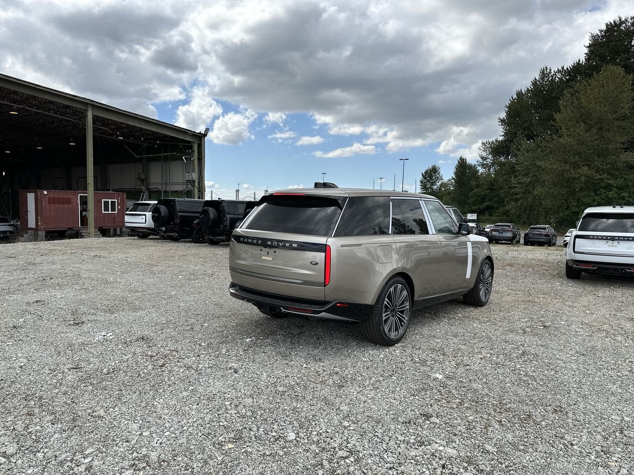 New 2023 Batumi Gold Premium Metallic Land Rover SE SWB image 8