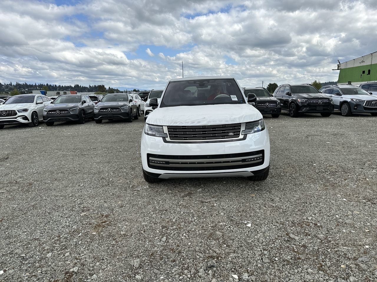 New 2023 Ostuni Pearl White Metallic Land Rover SE SWB image 3