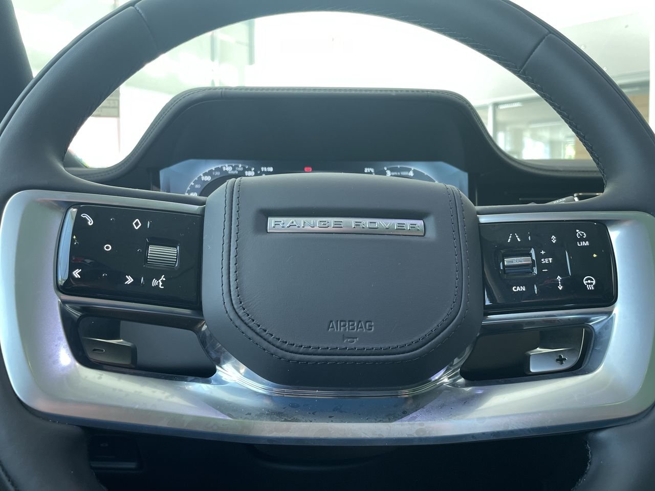 New 2023 Santorini Black Metallic Land Rover SE SWB image 22