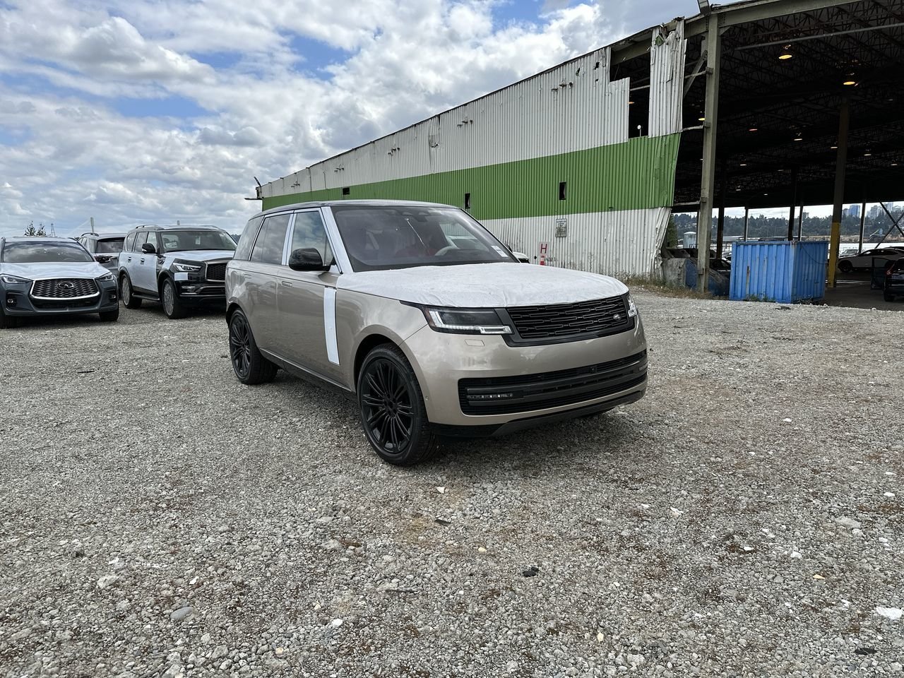 New 2023 Batumi Gold Premium Metallic Land Rover SE SWB image 2
