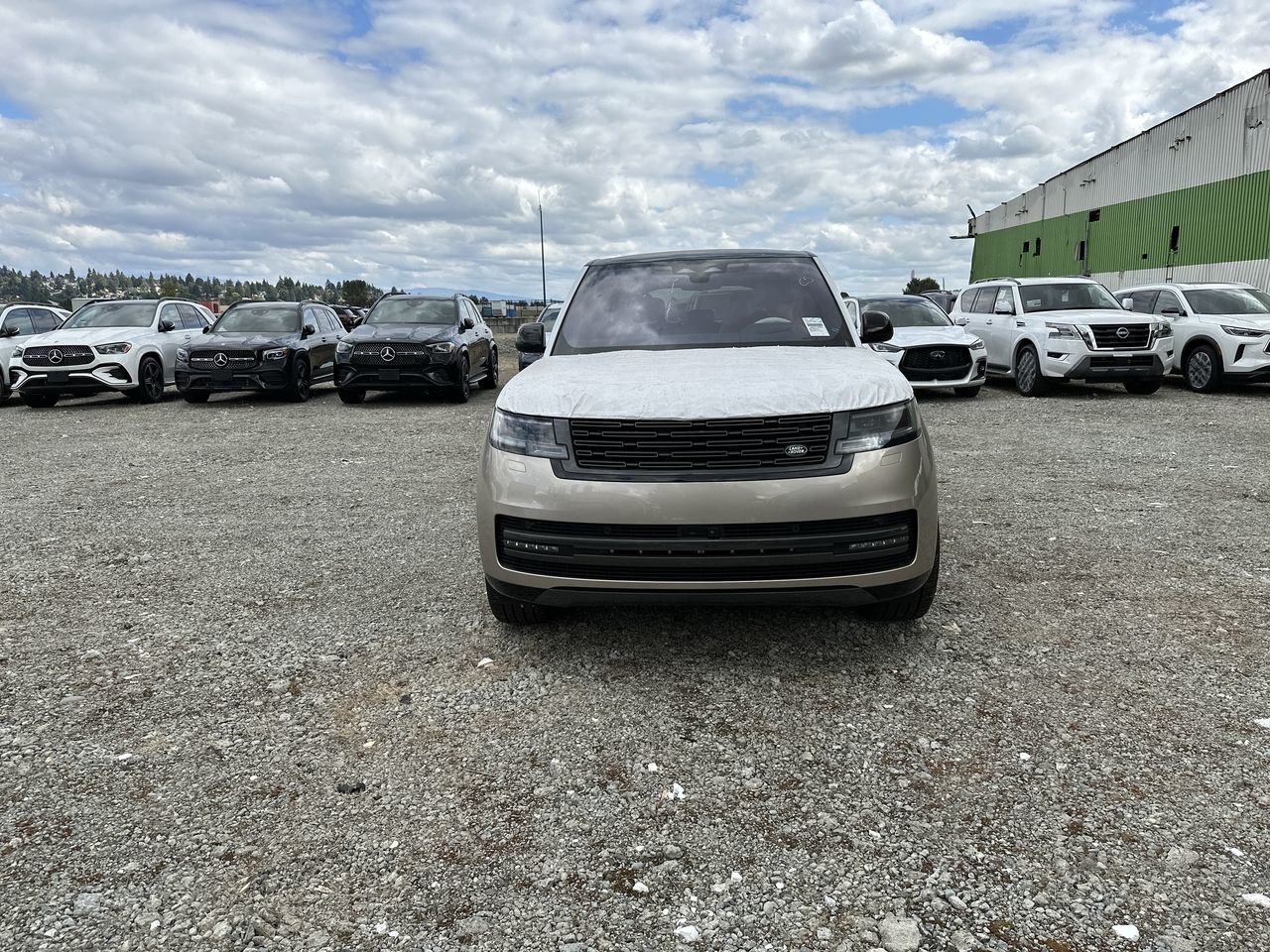 New 2023 Batumi Gold Premium Metallic Land Rover SE SWB image 3
