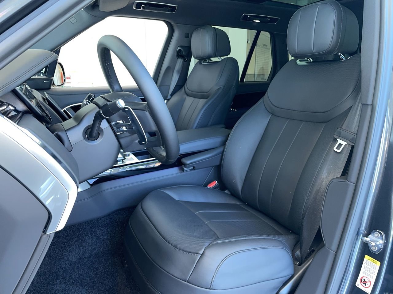 New 2023 Carpathian Grey Premium Metallic Land Rover SE SWB image 19