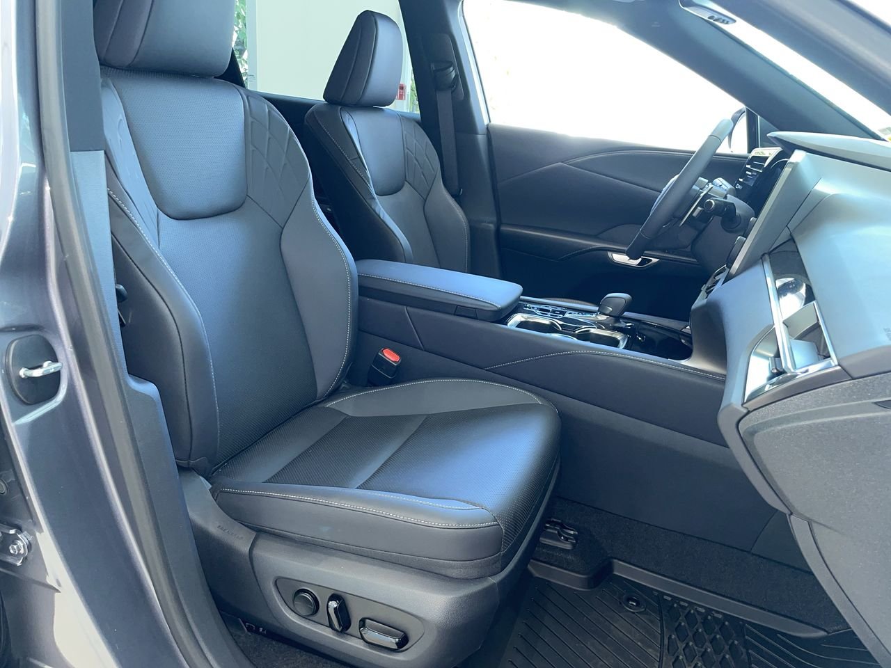 Used 2023 Nebula Grey Pearl Lexus 350 image 31