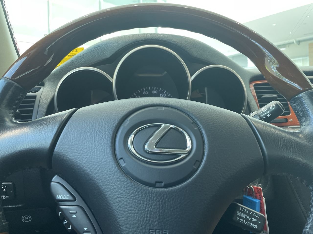 Used 2004 Silver Lexus (V8) 5A image 22