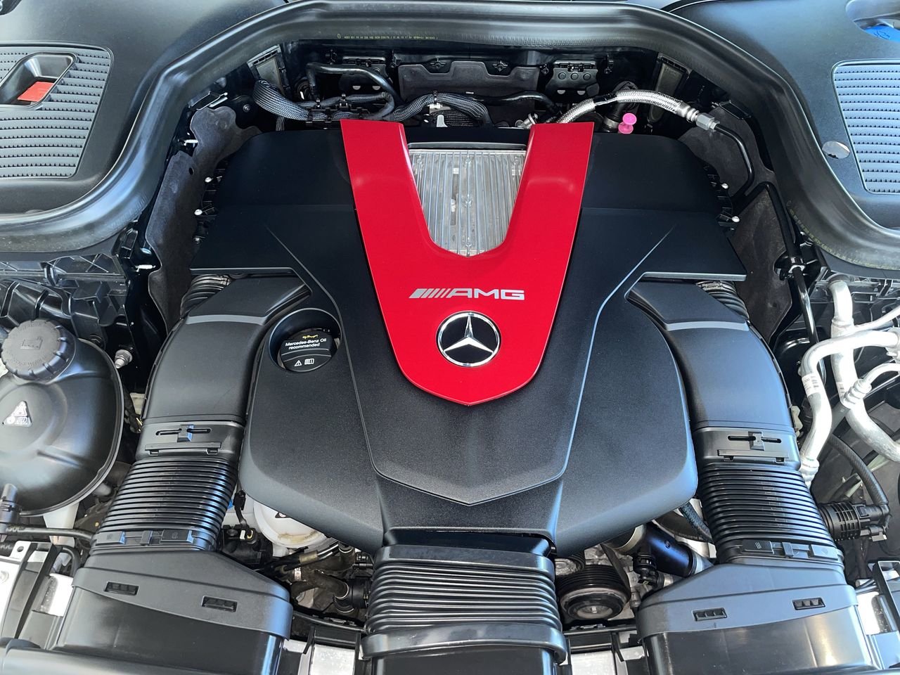 Used 2019 Obsidian Black Met Mercedes-Benz 4MATIC SUV image 34