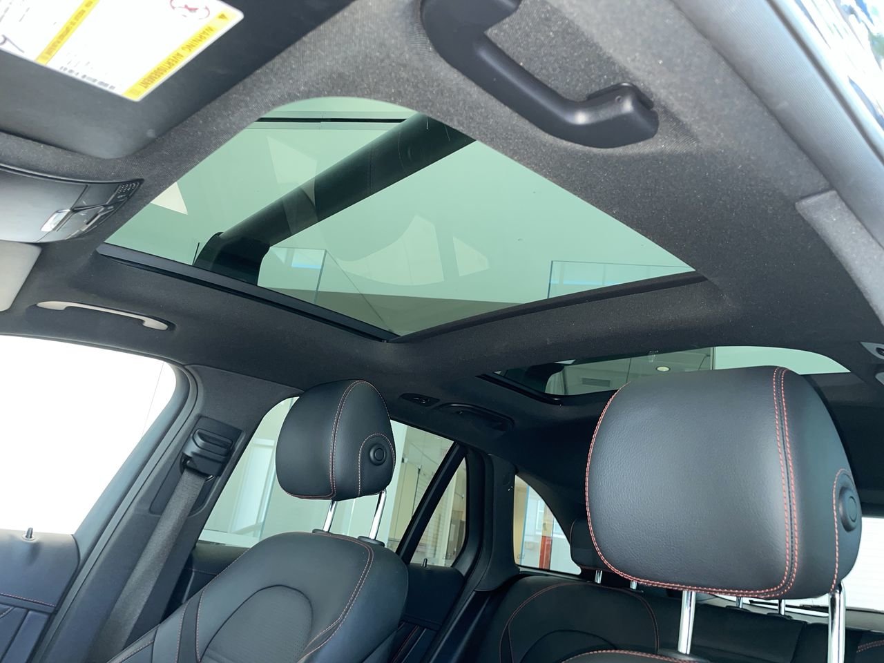 Used 2019 Obsidian Black Met Mercedes-Benz 4MATIC SUV image 30