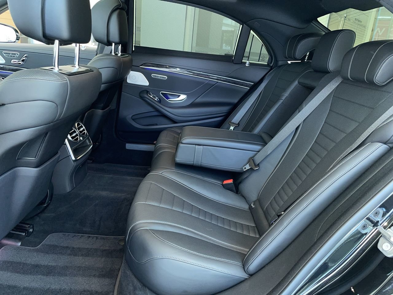 Used 2020 Obsidian Black MET Mercedes-Benz Sedan (LWB) image 31
