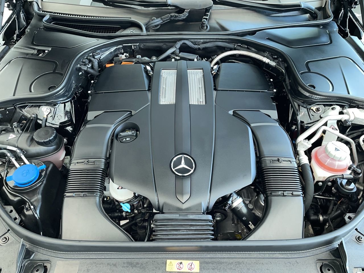 Used 2020 Obsidian Black MET Mercedes-Benz Sedan (LWB) image 34