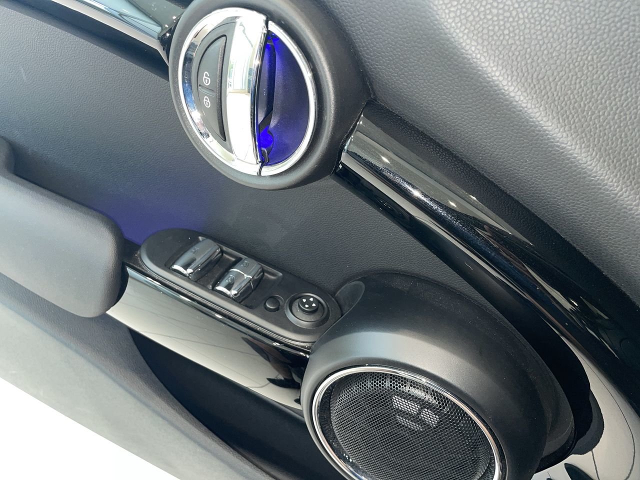 Used 2019 BLACK MINI Cooper image 21