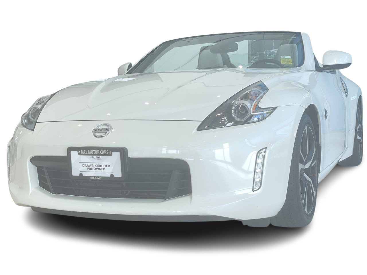 Used 2019 White Nissan 6sp image 4