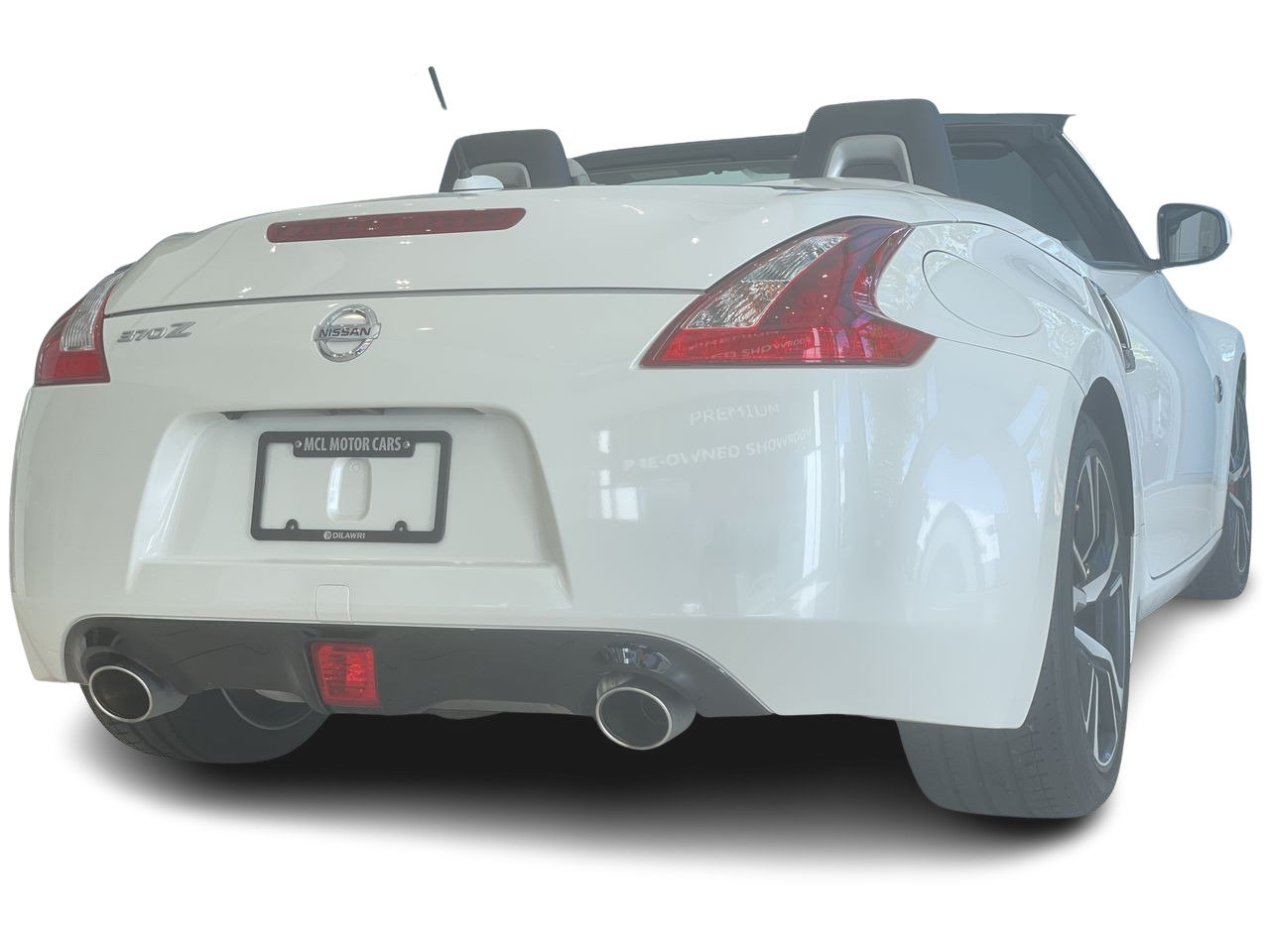 Used 2019 White Nissan 6sp image 12