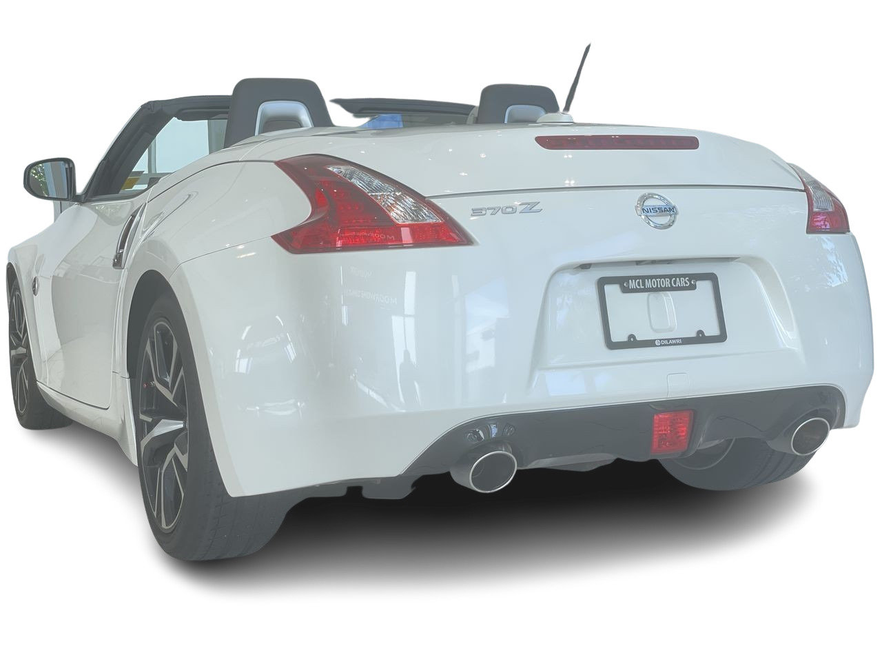 Used 2019 White Nissan 6sp image 10