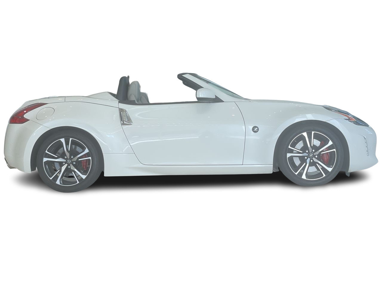 Used 2019 White Nissan 6sp image 15