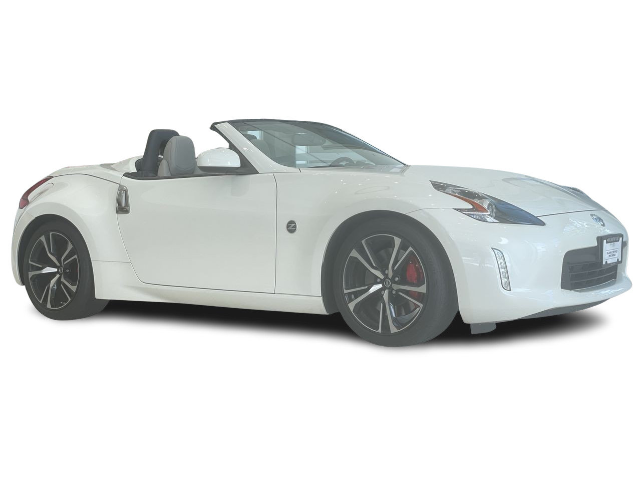 Used 2019 White Nissan 6sp image 16