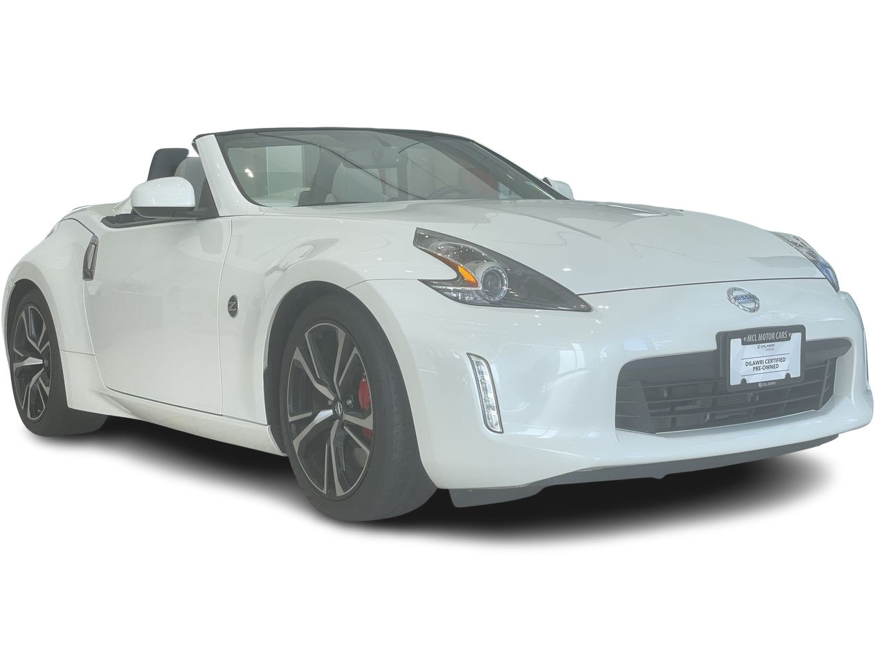 Used 2019 White Nissan 6sp image 17