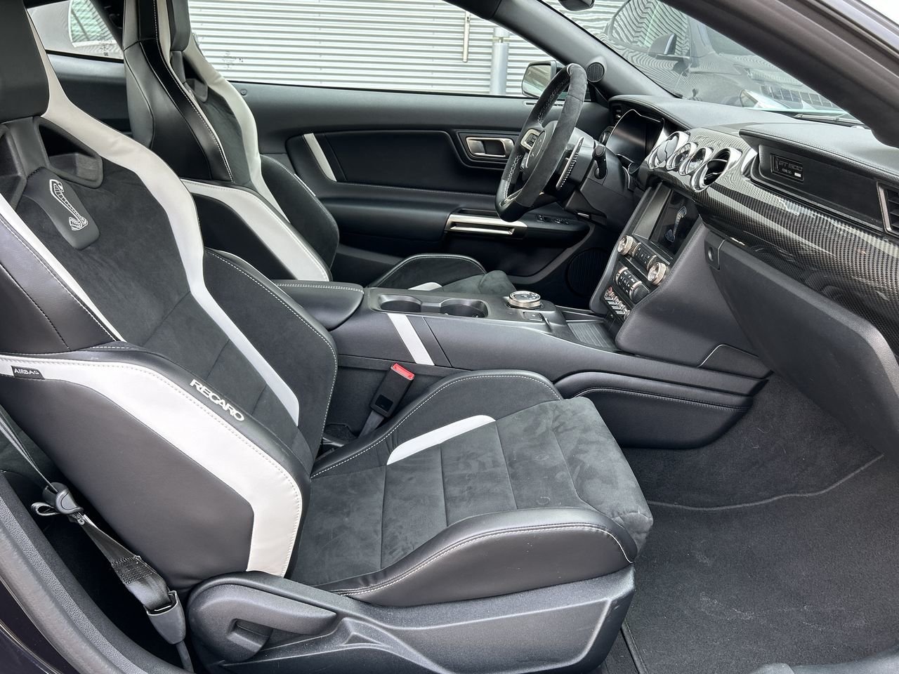 Used 2022 Purple Ford GT500 image 32