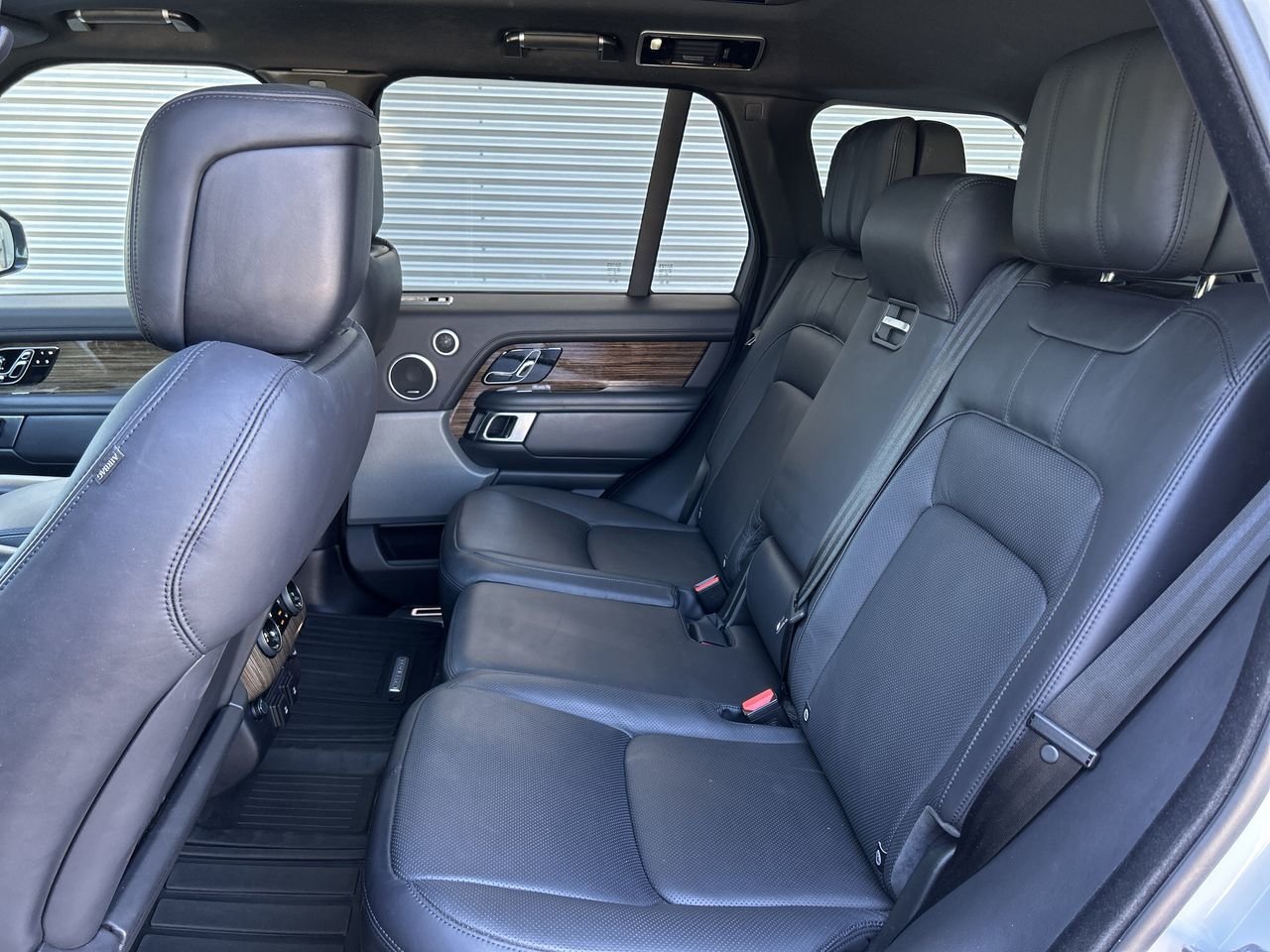 Used 2018 White Land Rover V6 HSE Diesel image 31