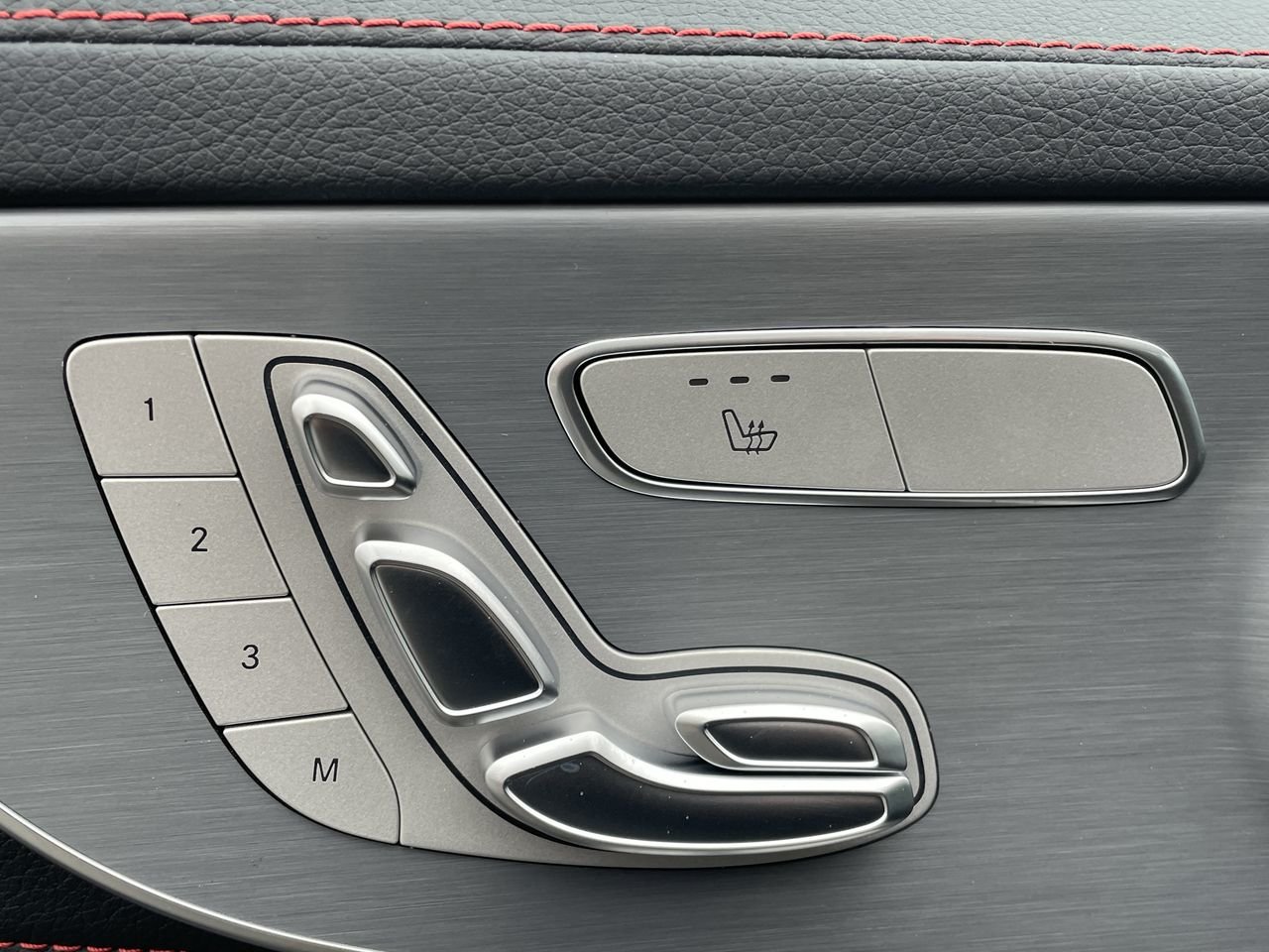 New 2023 Obsidian Black Metallic Mercedes-Benz C 300 4MATIC image 22