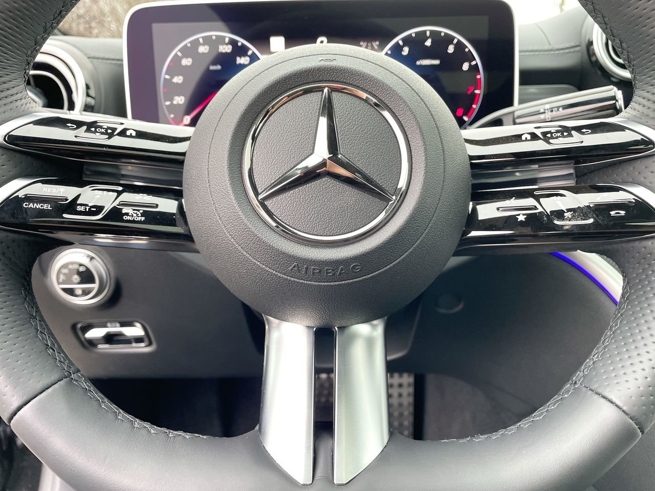 New 2023 Obsidian Black Metallic Mercedes-Benz C 300 4MATIC image 23