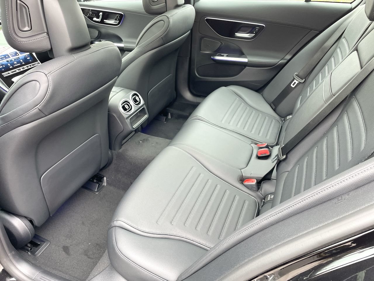 New 2023 Obsidian Black Metallic Mercedes-Benz C 300 4MATIC image 32