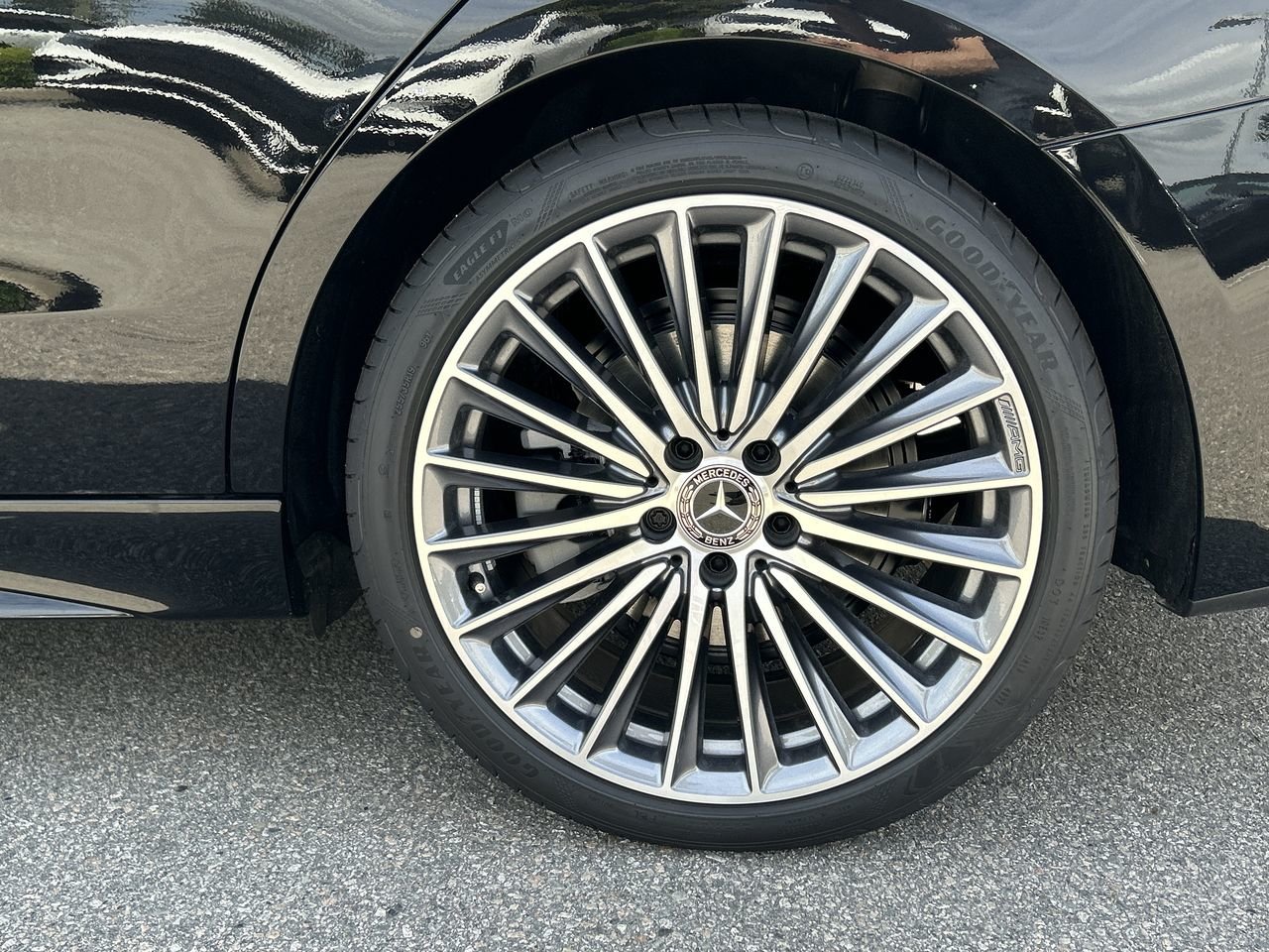 New 2023 Obsidian Black Metallic Mercedes-Benz C 300 4MATIC image 18