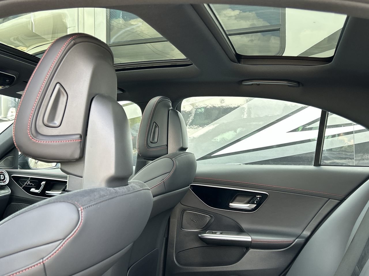 New 2023 Obsidian Black Metallic Mercedes-Benz AMG C 43 4MATIC image 28