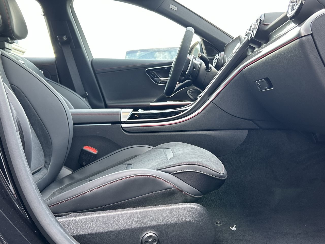 New 2023 Obsidian Black Metallic Mercedes-Benz AMG C 43 4MATIC image 30