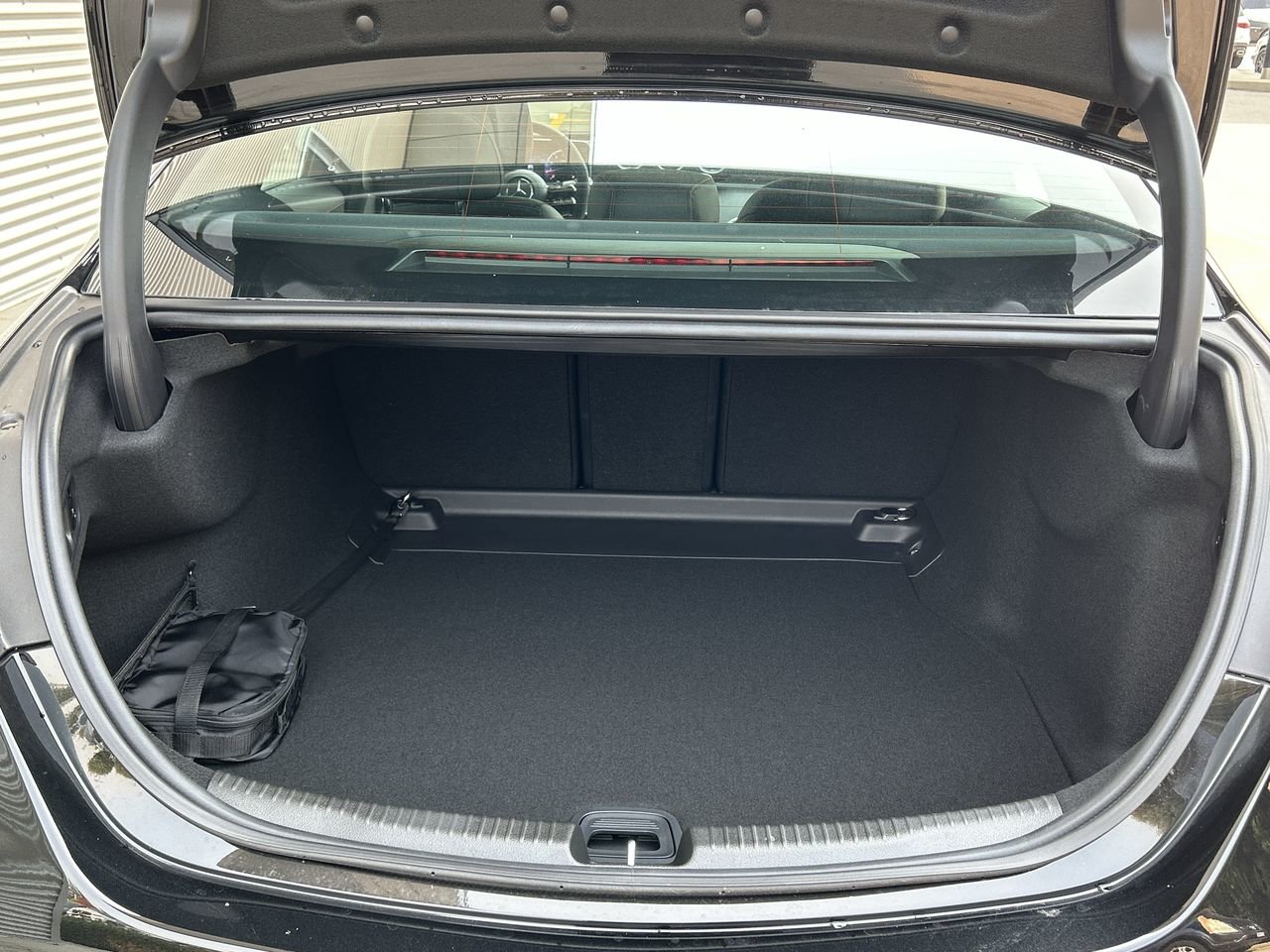 New 2023 Obsidian Black Metallic Mercedes-Benz AMG C 43 4MATIC image 19