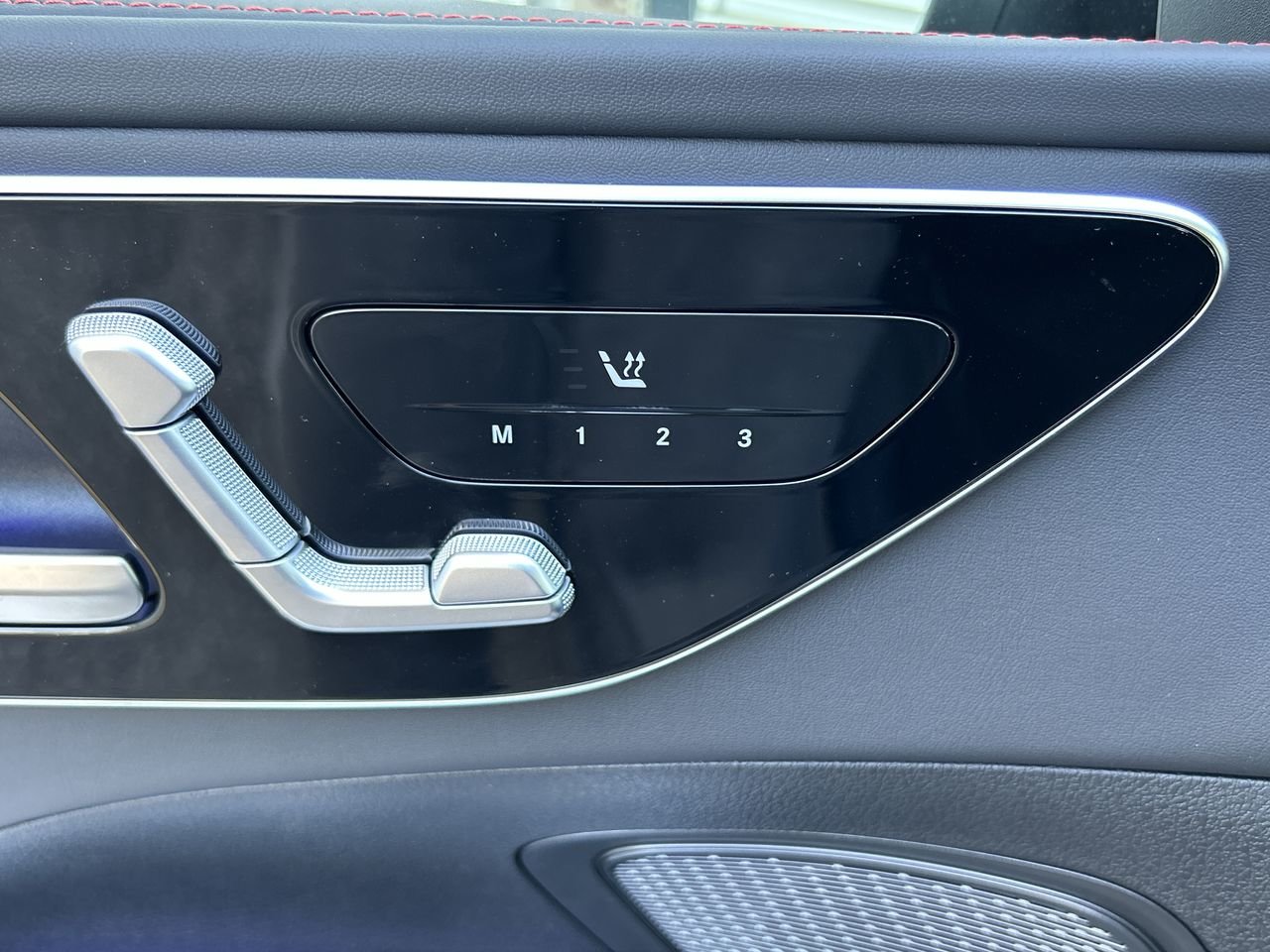 New 2023 Graphite Grey Metallic Mercedes-Benz AMG C 43 4MATIC image 22