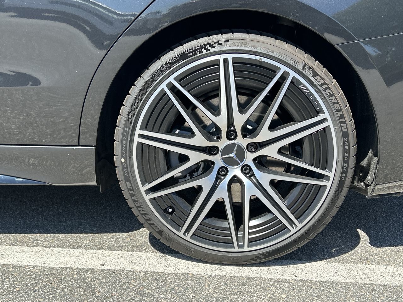 New 2023 Graphite Grey Metallic Mercedes-Benz AMG C 43 4MATIC image 18