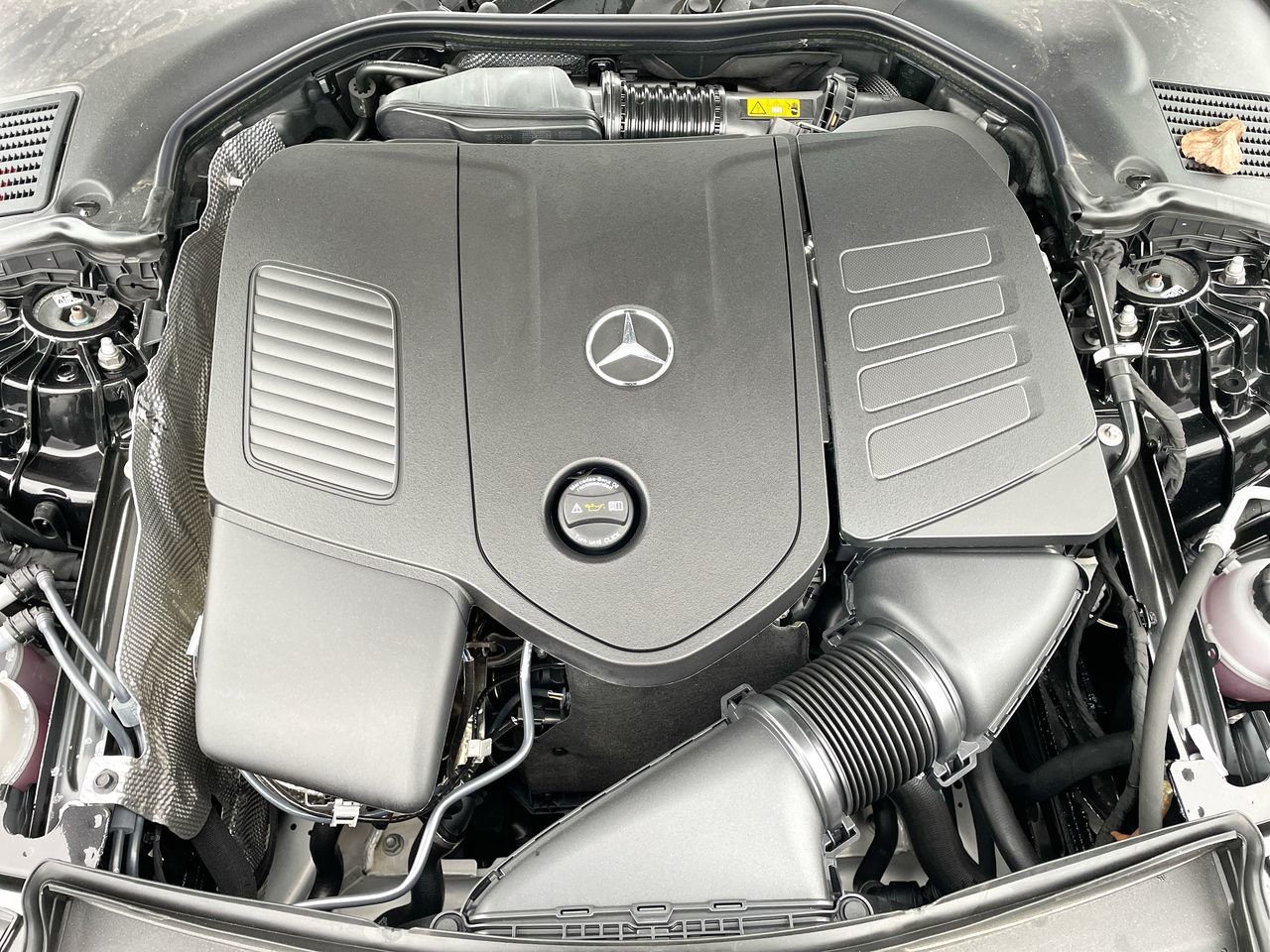 Used 2023 Obsidian Black Metallic Mercedes-Benz 4MATIC Sedan image 34