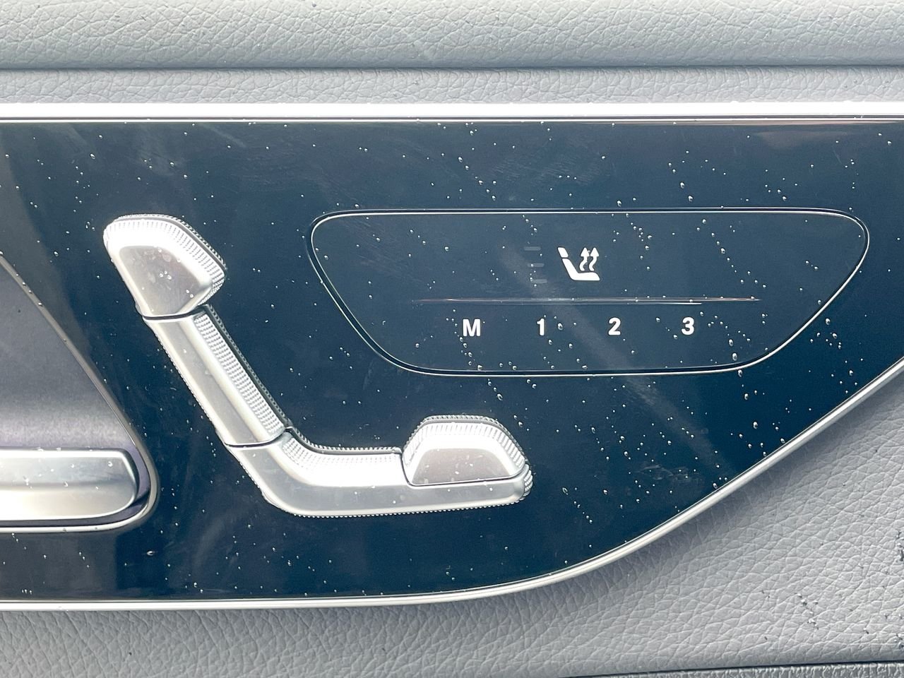 Used 2023 Obsidian Black Metallic Mercedes-Benz 4MATIC Sedan image 20