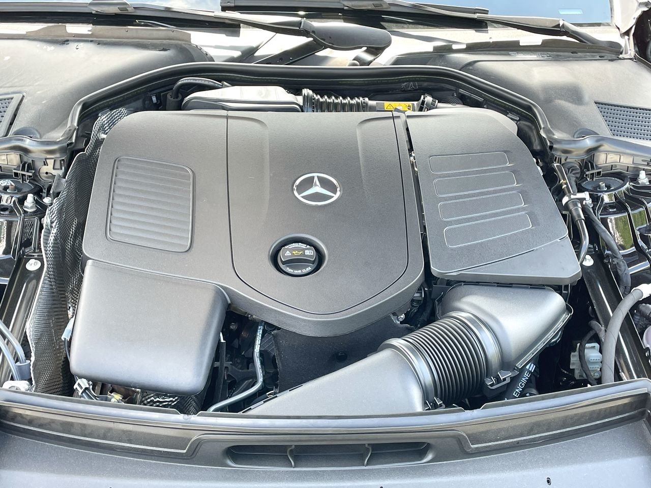 Used 2023 Obsidian Black Metallic Mercedes-Benz 4MATIC Sedan image 34