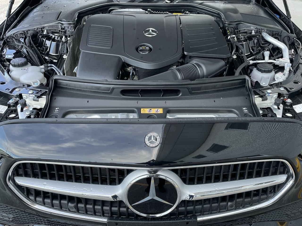 Used 2023 Obsidian Black Metallic Mercedes-Benz 4MATIC Sedan image 34
