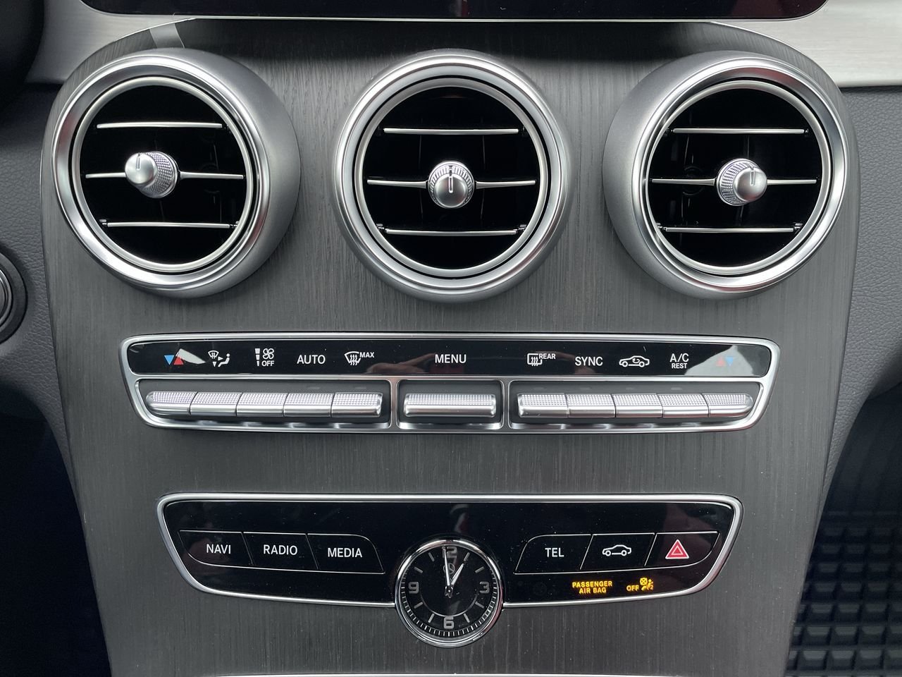 Used 2022 Polar White Mercedes-Benz 4MATIC Coupe image 27