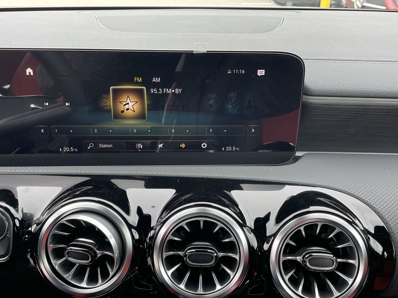 New 2023 Polar White Mercedes-Benz CLA 250 4MATIC image 26