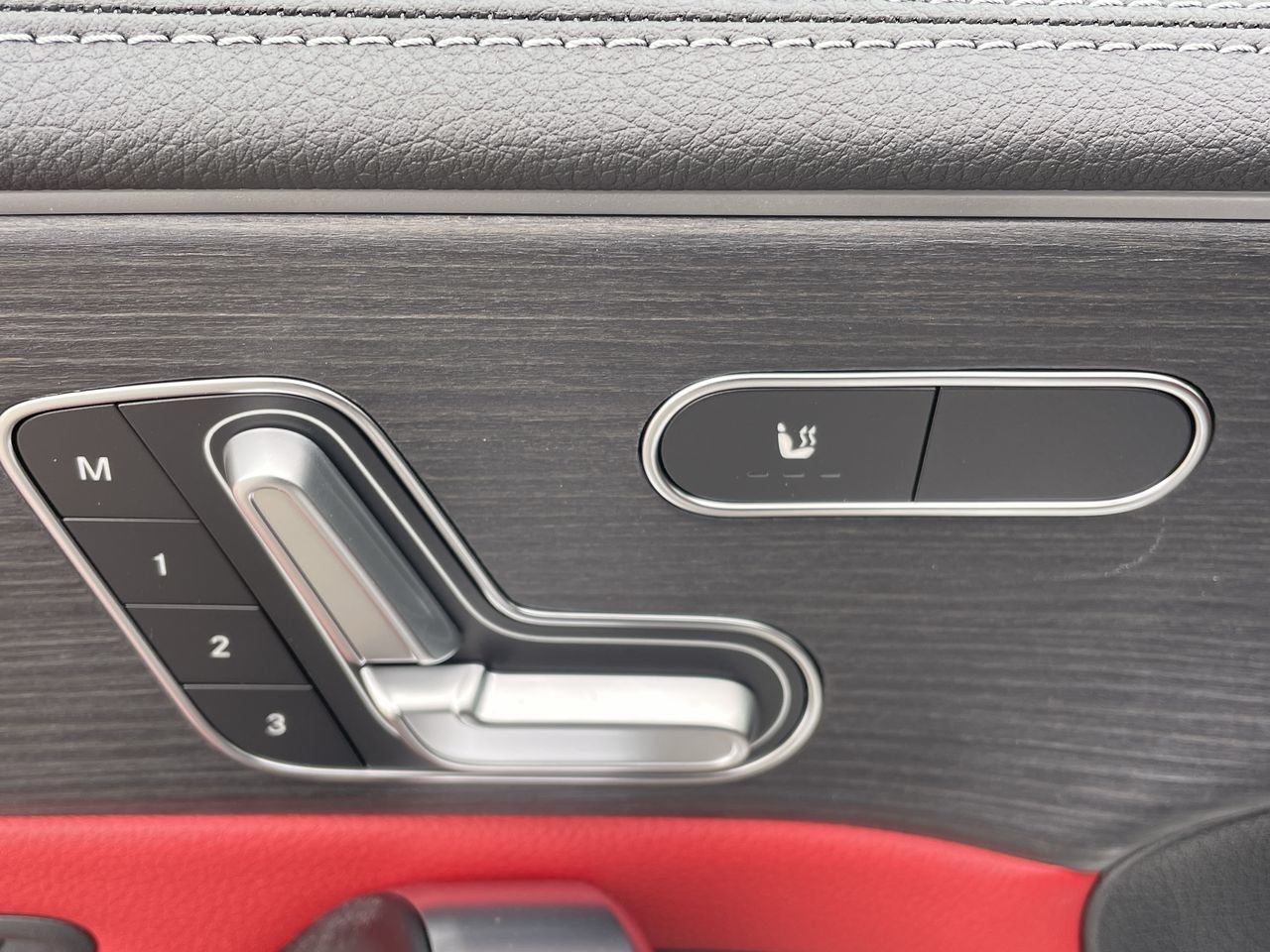 New 2023 Polar White Mercedes-Benz CLA 250 4MATIC image 22