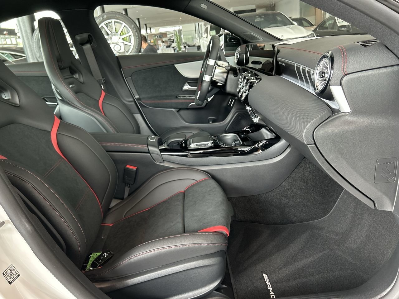 New 2023 Polar White Mercedes-Benz CLA 35 4MATIC image 34