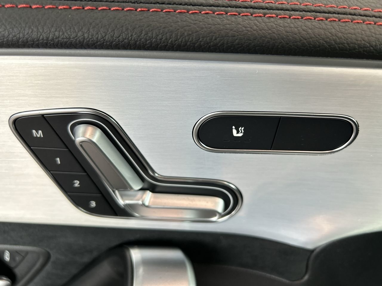 New 2023 Polar White Mercedes-Benz CLA 35 4MATIC image 22