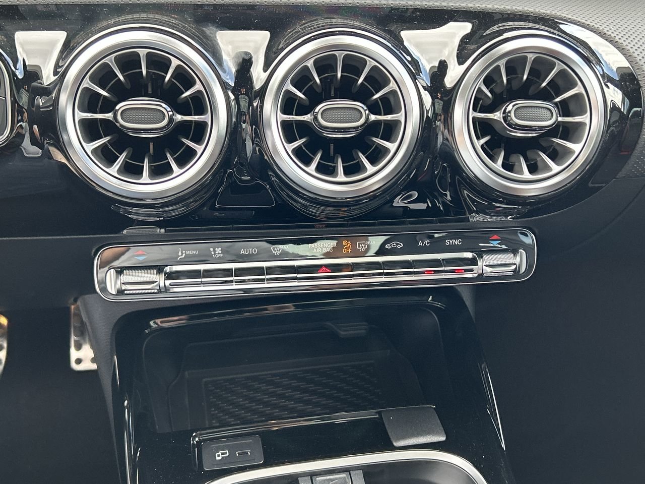 New 2023 Polar White Mercedes-Benz CLA 45 4MATIC image 29
