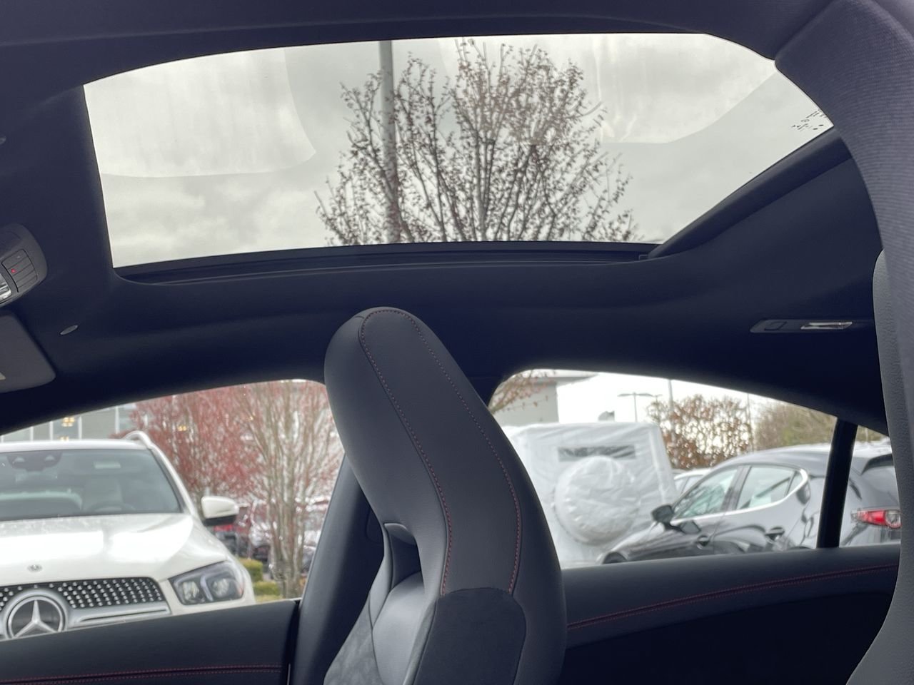 Used 2023 Polar White Mercedes-Benz 4MATIC Coupe image 30