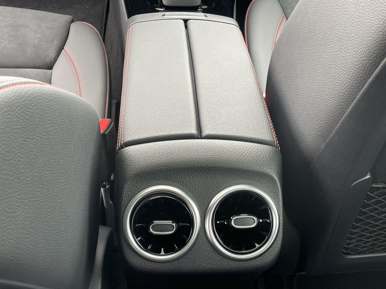 Used 2023 Polar White Mercedes-Benz 4MATIC Coupe image 29
