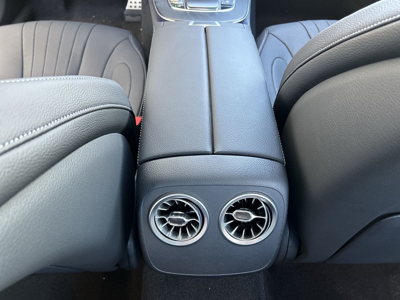 New 2023 Obsidian Black Metallic Mercedes-Benz 450 4MATIC image 32