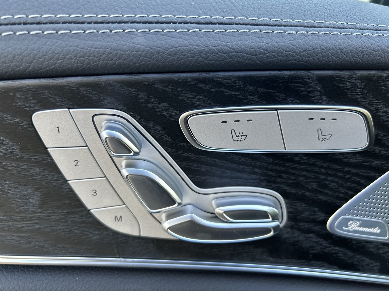 New 2023 Obsidian Black Metallic Mercedes-Benz 450 4MATIC image 23