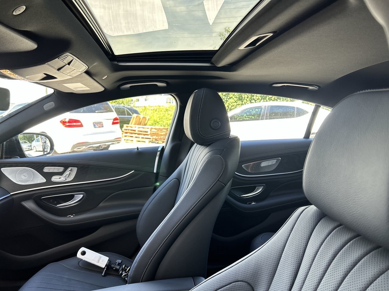 New 2023 Obsidian Black Metallic Mercedes-Benz 450 4MATIC image 33